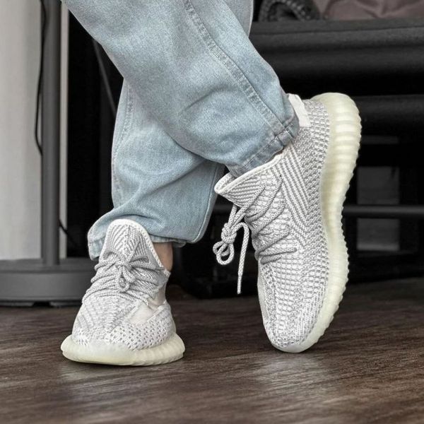 Кросівки чоловічі Yeezy Boost 350 izi-05 фото