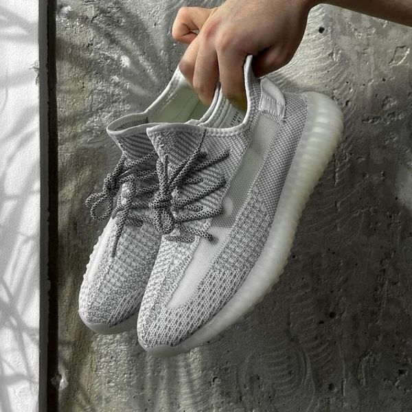 Кросівки чоловічі Yeezy Boost 350 izi-05 фото