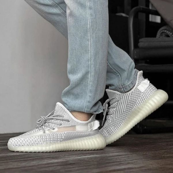 Кросівки чоловічі Yeezy Boost 350 izi-05 фото
