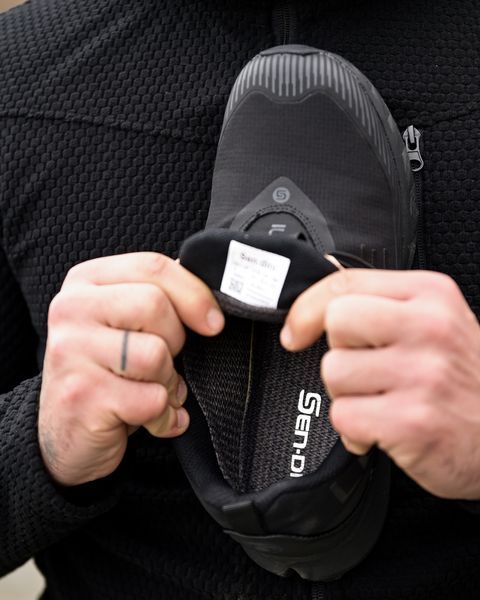 Зимові чоловічі термо кросівки Leisure black KB-050 фото